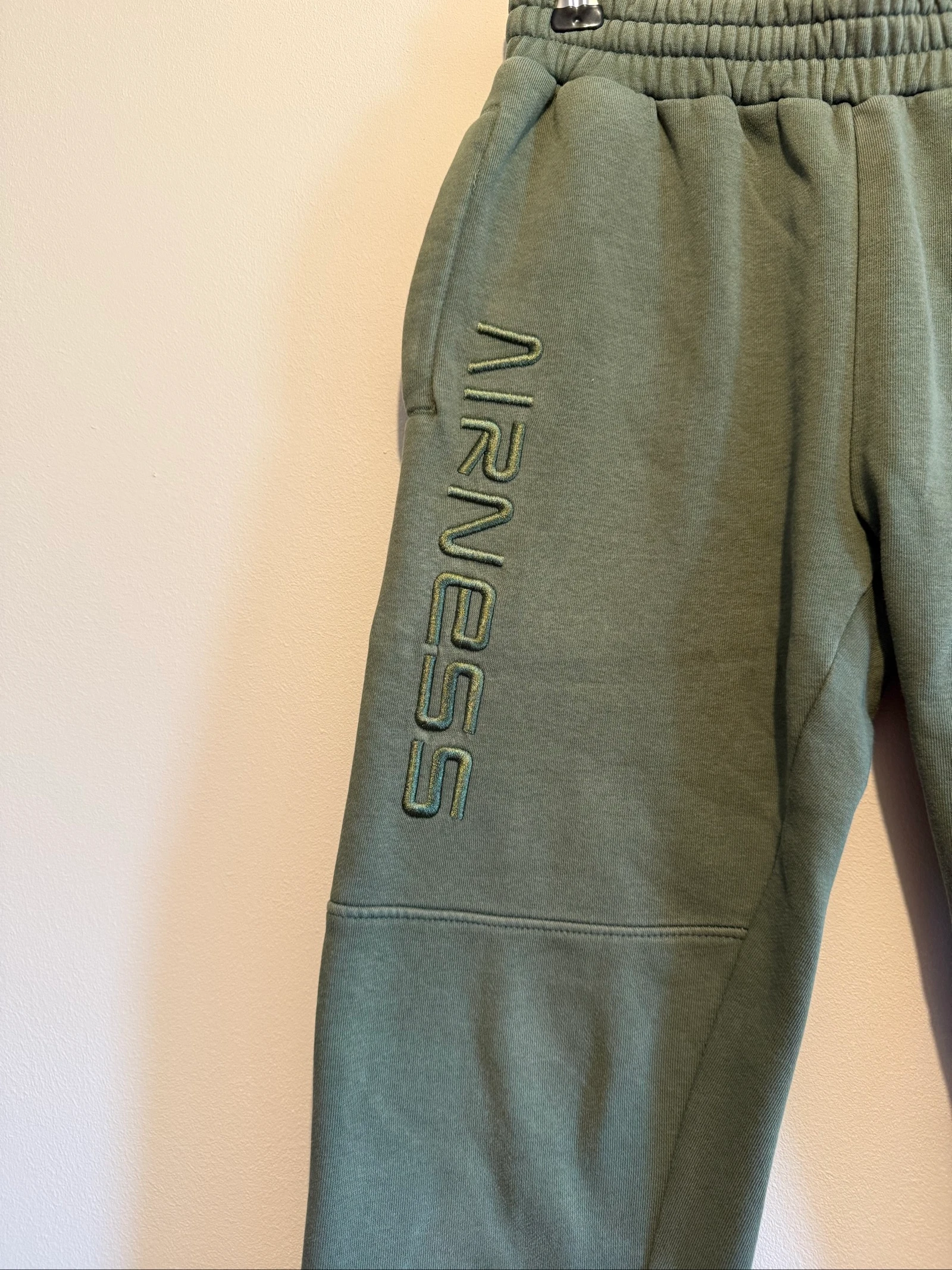 Pantalón jogging infantil Airness caqui – 10 años – Estado casi nuevo – photo 4